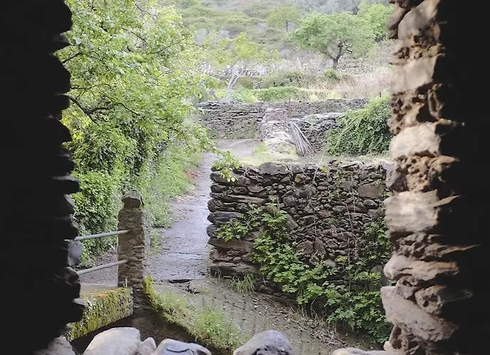 カントリーハウス La Ortiga ロブレディージョ・デ・ガタ